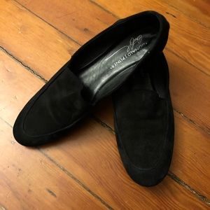 Donald J Pliner pristine black suede loafers
